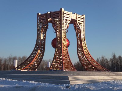 大兴安岭十八站灯笼雕塑